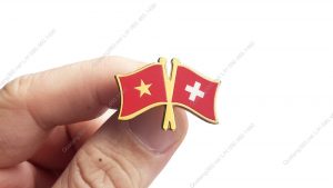 Làm huy hiệu cờ đôi Việt Nam - Thụy Sỹ