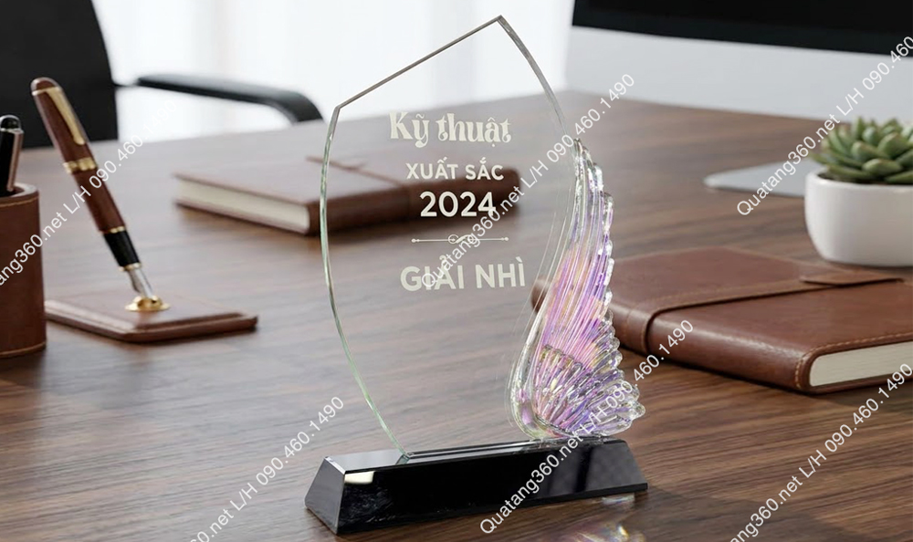 Kỷ niệm chương pha lê cánh chim màu tím Kỷ niệm chương pha lê cánh chim màu tím